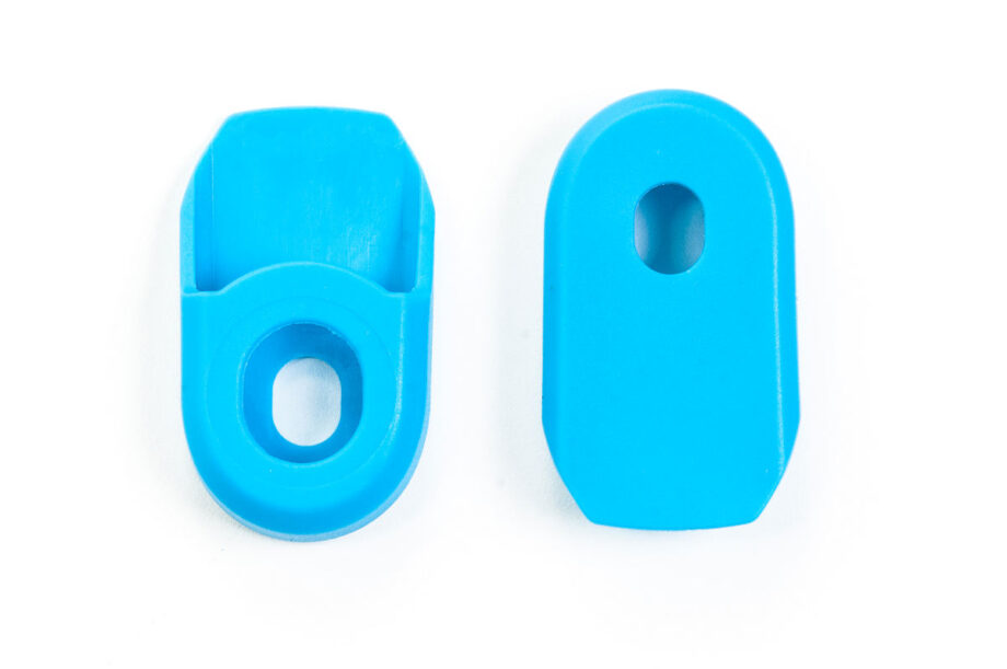 Protetor para ponta de pedivela Absolute, na cor azul. Imagem retirada do site da Absolute Bike.